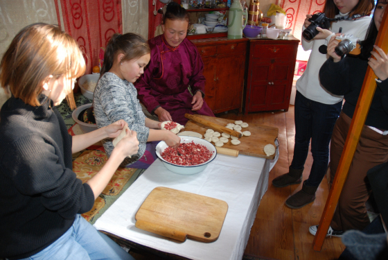 モンゴル料理作り体験（イメージ）