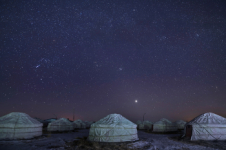 目を見張るような星空（イメージ）