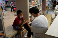 シーカーアジア財団：子どもたちと交流